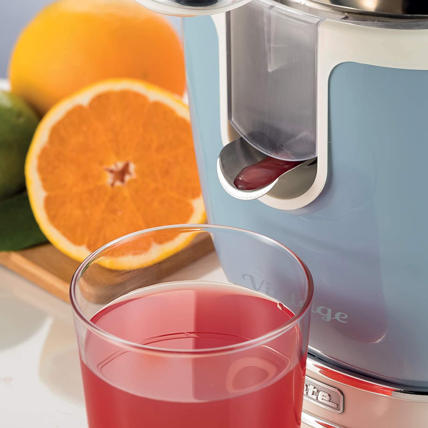 Ariete Vintage Electric Citrus Juicer 600ml, 85W, with Pressure Lever Metal body, 2 Cone Sizes, Non Drip Spout, Silent Motor, for Orange عصارة حمضيات من اريتي بلون ازرق كفالة لعام واحد Ariete Vintage Electric Citrus Juicer 600ml, 85W, with Pressure Lever Metal body, 2 Cone Sizes, Non Drip Spout, Silent Motor, for Orange عصارة حمضيات من اريتي بلون ازرق كفالة لعام واحد